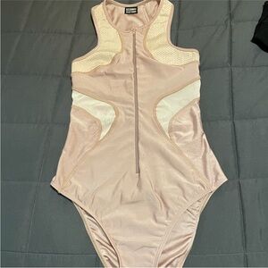 ISO (DO NOT BUY): vintage bullet pointe leo, size XS